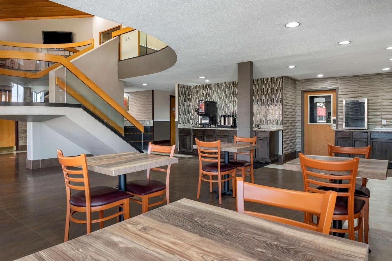 Hotel Suburban